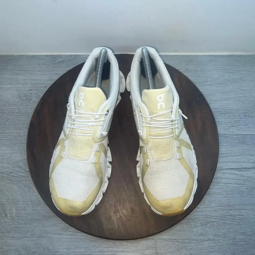 On Cloud 5 Swiss Women’s 9 Undyed White Yellow Sneakers Running Shoes 88.98532